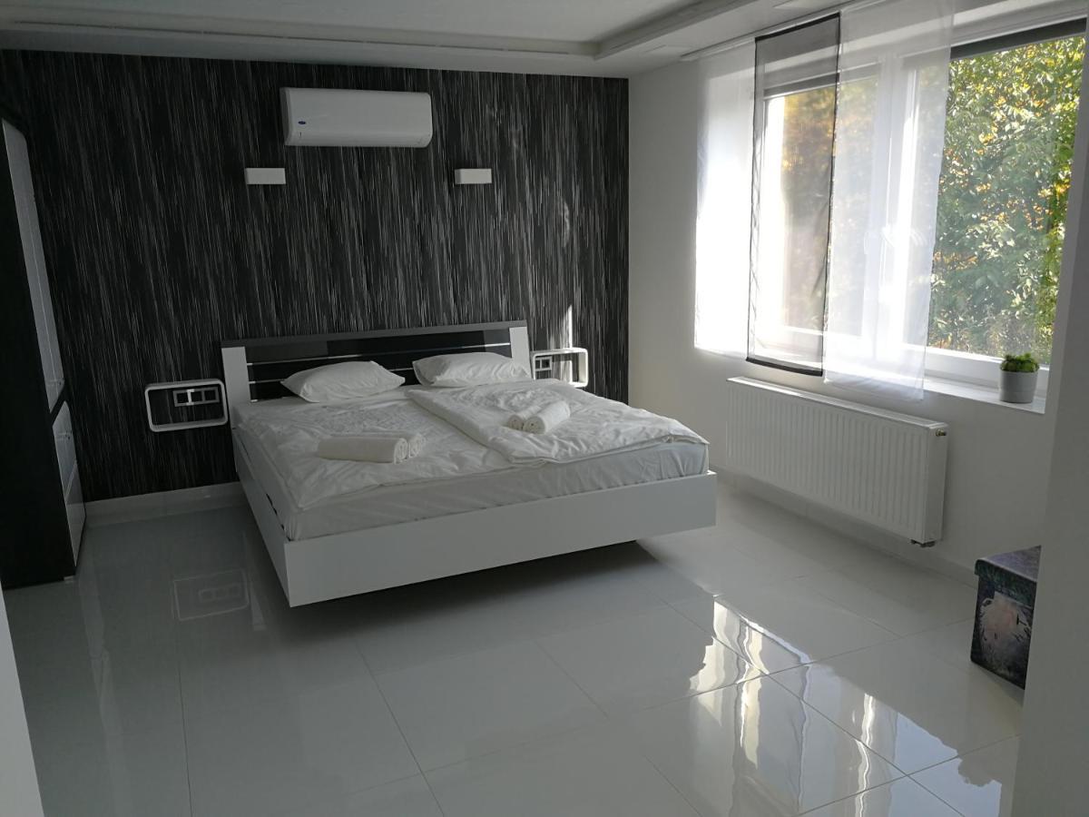 Aqua Solar Apartmanhaz Miskolc Buitenkant foto
