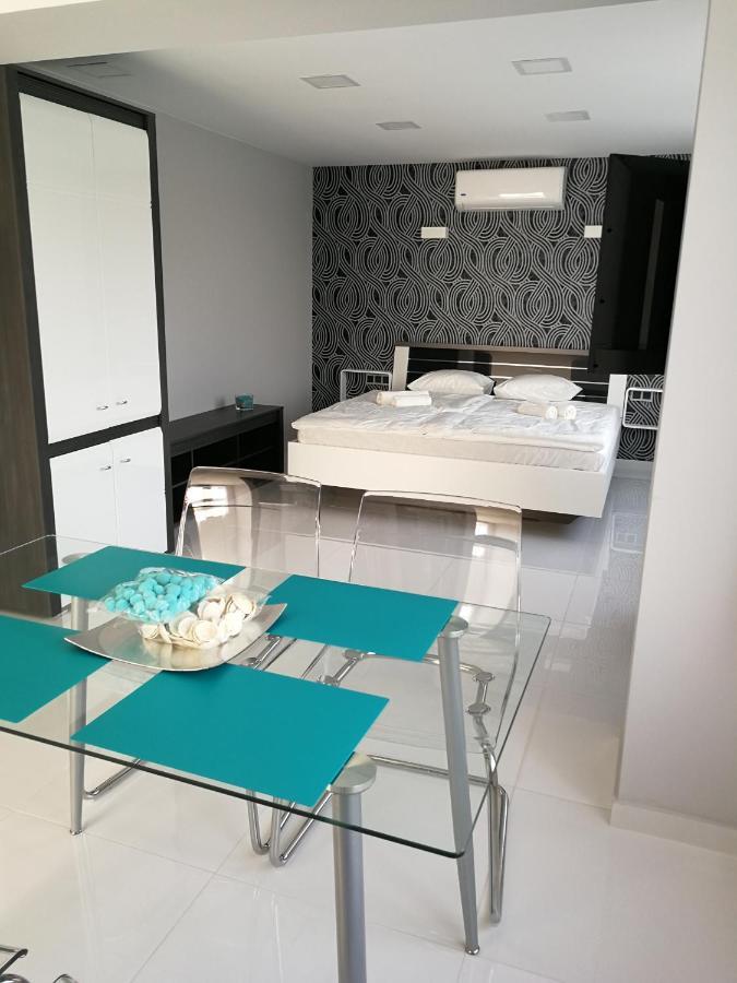 Aqua Solar Apartmanhaz Miskolc Buitenkant foto