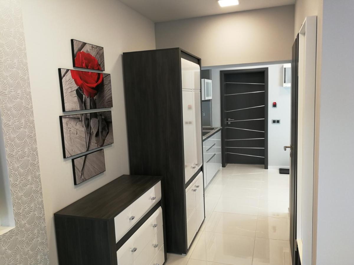 Aqua Solar Apartmanhaz Miskolc Buitenkant foto
