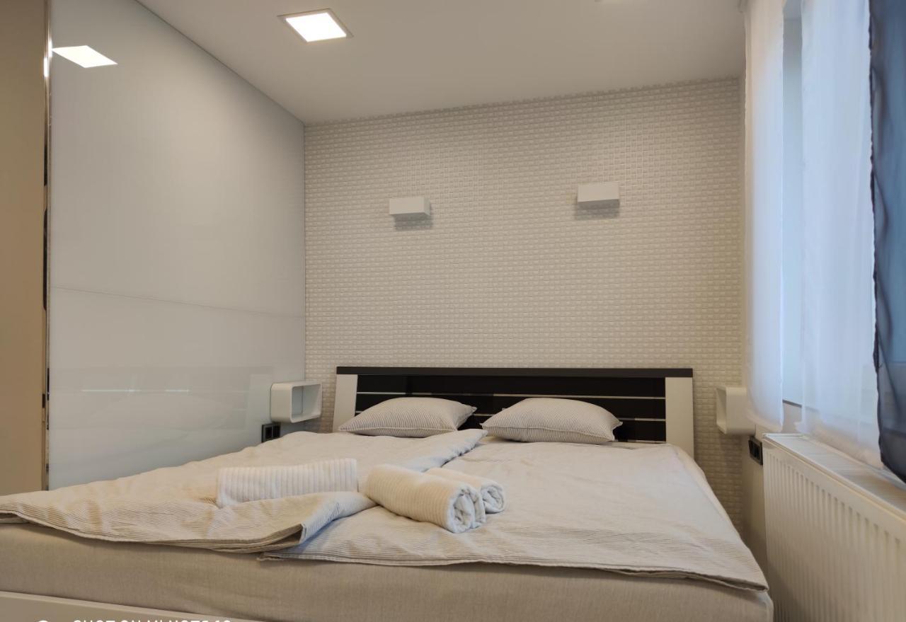 Aqua Solar Apartmanhaz Miskolc Buitenkant foto
