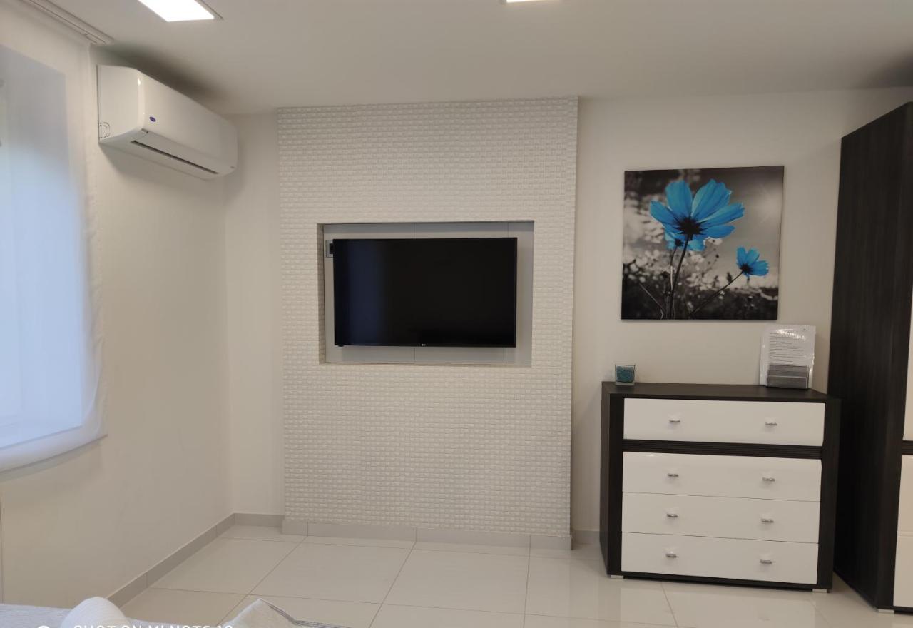 Aqua Solar Apartmanhaz Miskolc Buitenkant foto